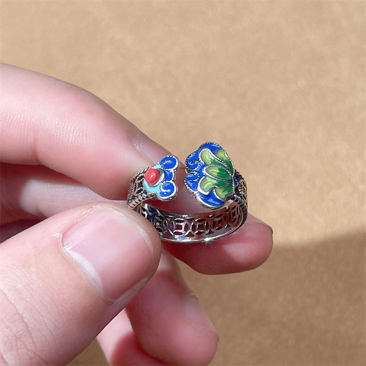 Anello regolabile con motivo a ciondoli Buddha Stones di loto, monete di rame e manico Ruyi.
