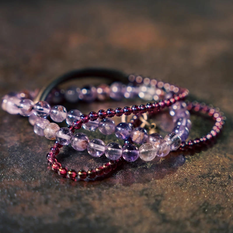Bracciale multistrato Buddha Stones Retro in ametista da 6 mm e granato da 4 mm
