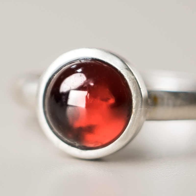 Anello di protezione regolabile in argento sterling 925 con granato naturale Buddha Stones - image 3