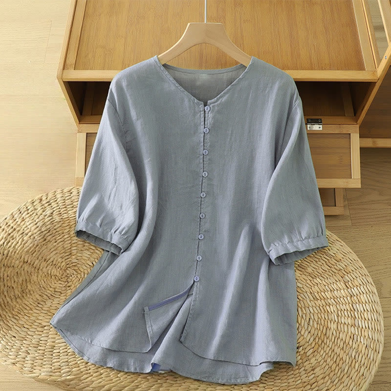 Camicia da donna a maniche corte con scollo a V e bottoni a tinta unita con motivo Buddha Stones. - Blu acciaio chiaro - US12, UK/AU16, EU44 (2XL) - image 21