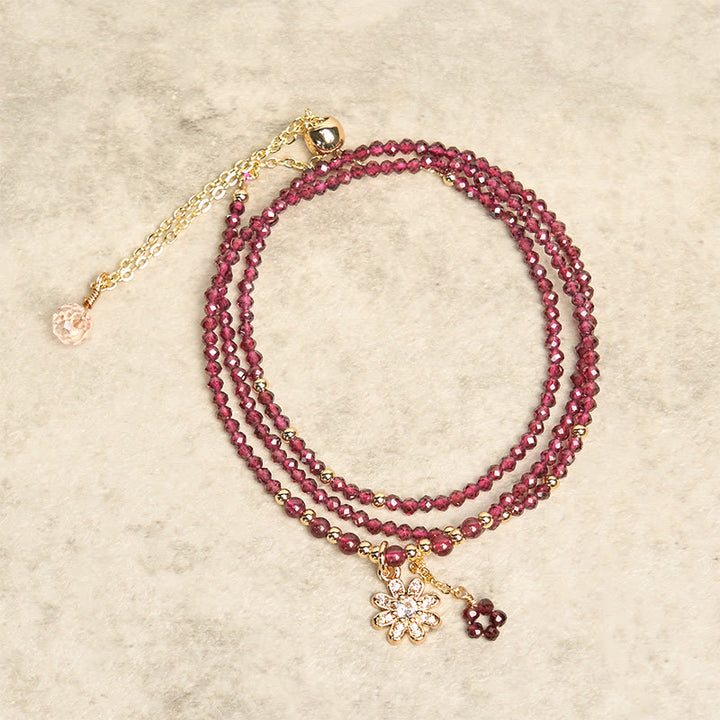 Bracciale multistrato di purificazione floreale con perle di granato naturale da 2,5 mm Buddha Stones