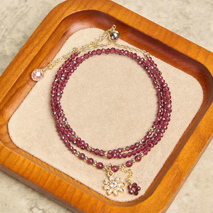 Bracciale multistrato di purificazione floreale con perle di granato naturale da 2,5 mm Buddha Stones