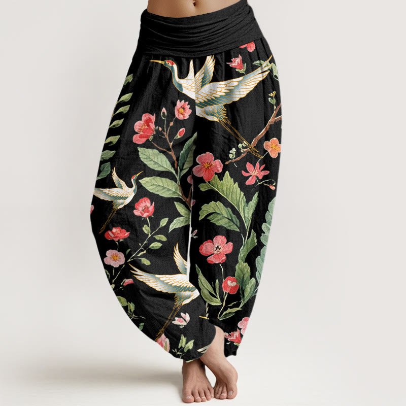 Pantaloni harem da donna con elastico in vita, motivo a gru, in cotone casual con fiori rossi e Buddha Stones - Nero - US22, UK/AU26, EU54 (6XL) - image 0