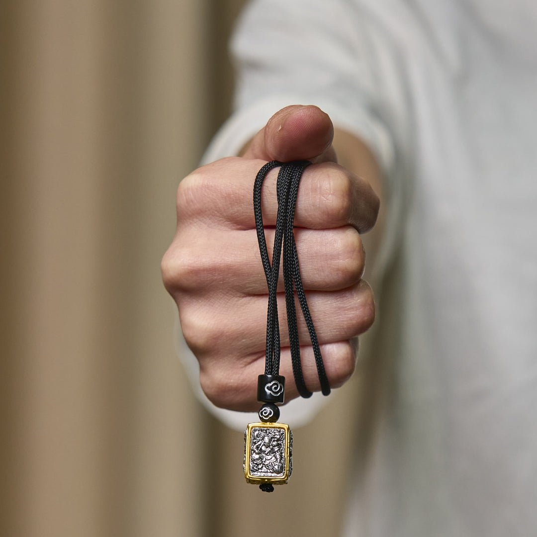 Collana con ciondolo quadrato in corda di protezione della dea della ricchezza, Buddha Stones Zakiram - image 10