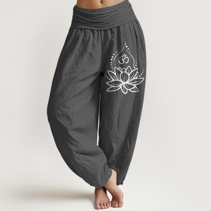 Pantaloni harem in cotone con elastico in vita e motivo con Buddha Stones, loto in fiore e simbolo Om - Grigio tenue - US22, UK/AU26, EU54 (6XL) - image 8