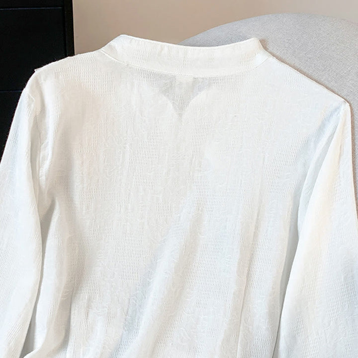 Camicia da donna a maniche lunghe con colletto alla coreana e bottoni a rana cinese, in jacquard con motivo Buddha Stones Commute. - image 14