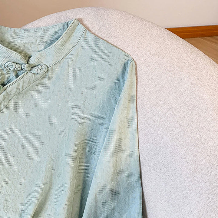 Camicia da donna a maniche lunghe con colletto alla coreana e bottoni a rana cinese, in jacquard con motivo Buddha Stones Commute. - image 6