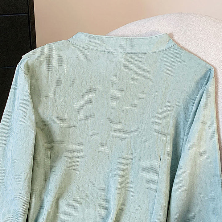 Camicia da donna a maniche lunghe con colletto alla coreana e bottoni a rana cinese, in jacquard con motivo Buddha Stones Commute. - image 4