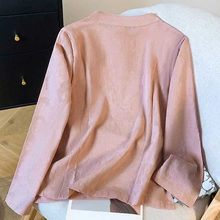 Camicia da donna a maniche lunghe con colletto alla coreana e bottoni a rana cinese, in jacquard con motivo Buddha Stones Commute. - image 21