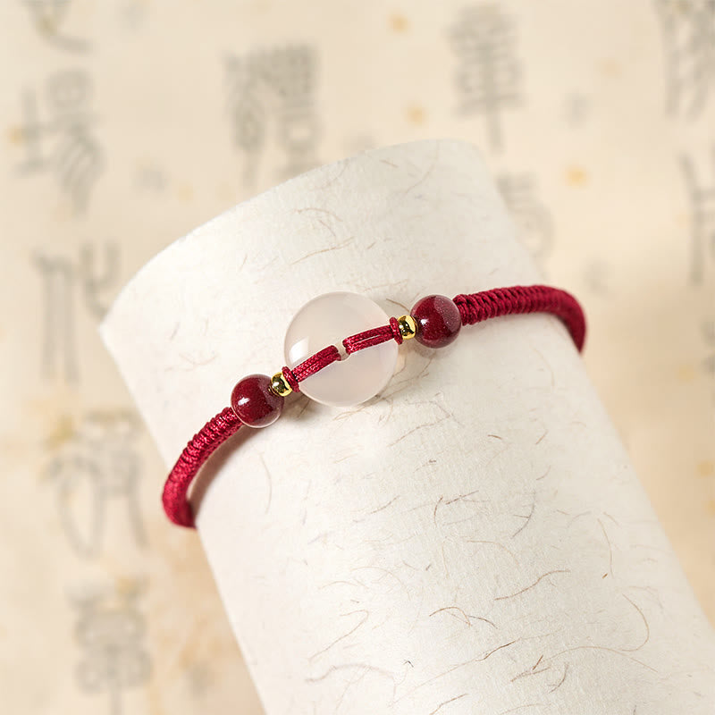 Bracciale con nodo piatto in agata bianca, Buddha Stones della pace, nodo diamantato e cordino rosso - image 15