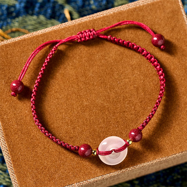 Bracciale con nodo piatto in agata bianca, Buddha Stones della pace, nodo diamantato e cordino rosso - image 2