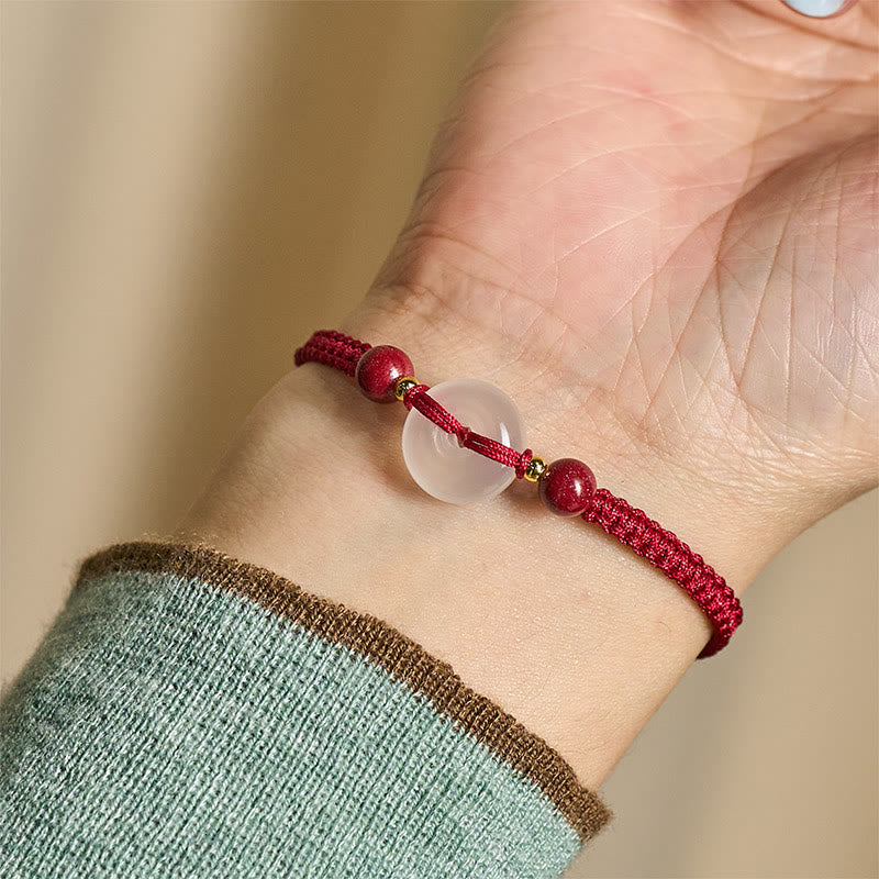 Bracciale con nodo piatto in agata bianca, Buddha Stones della pace, nodo diamantato e cordino rosso - image 5