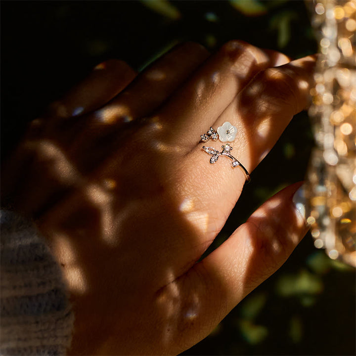Anello di rame curativo regolabile con motivo a fiori bianchi Buddha Stones - image 21