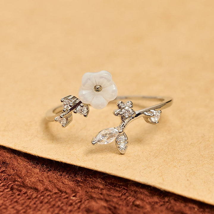Anello di rame curativo regolabile con motivo a fiori bianchi Buddha Stones - image 13