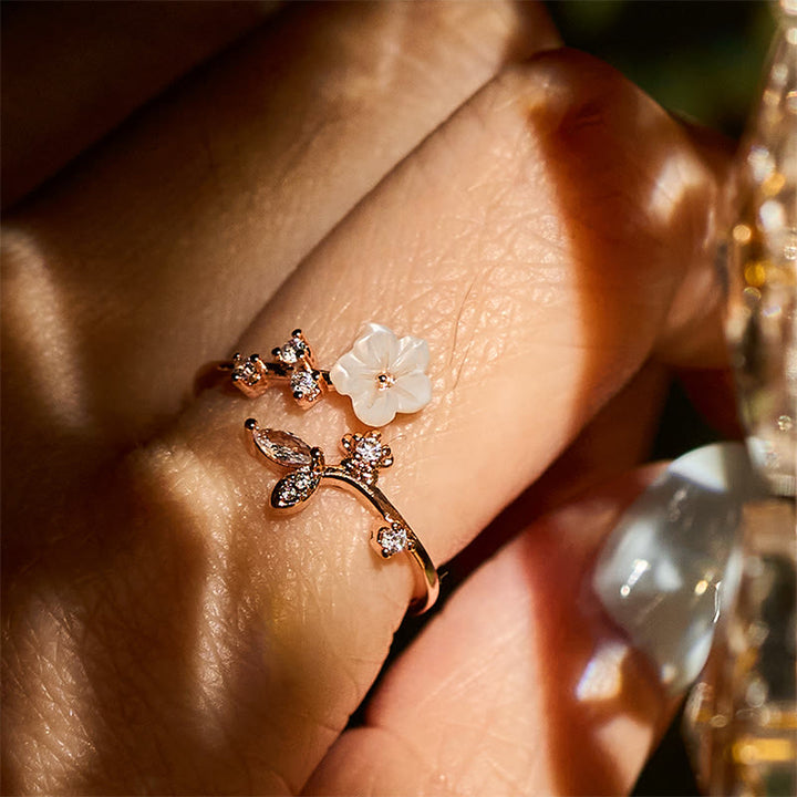 Anello di rame curativo regolabile con motivo a fiori bianchi Buddha Stones - image 6