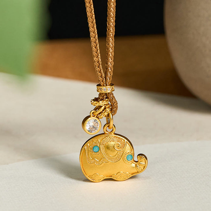 Collana con ciondolo a forma di corda intrecciata in ottone placcato oro 24k con simbolo dell'elefante e Buddha Stones - Elefante - image 0