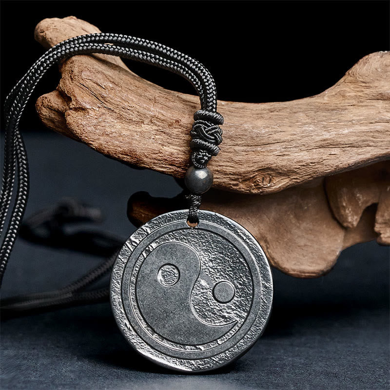Collana con ciondolo di protezione Yin Yang in pietra di shungite naturale autentica Buddha Stones - image 1