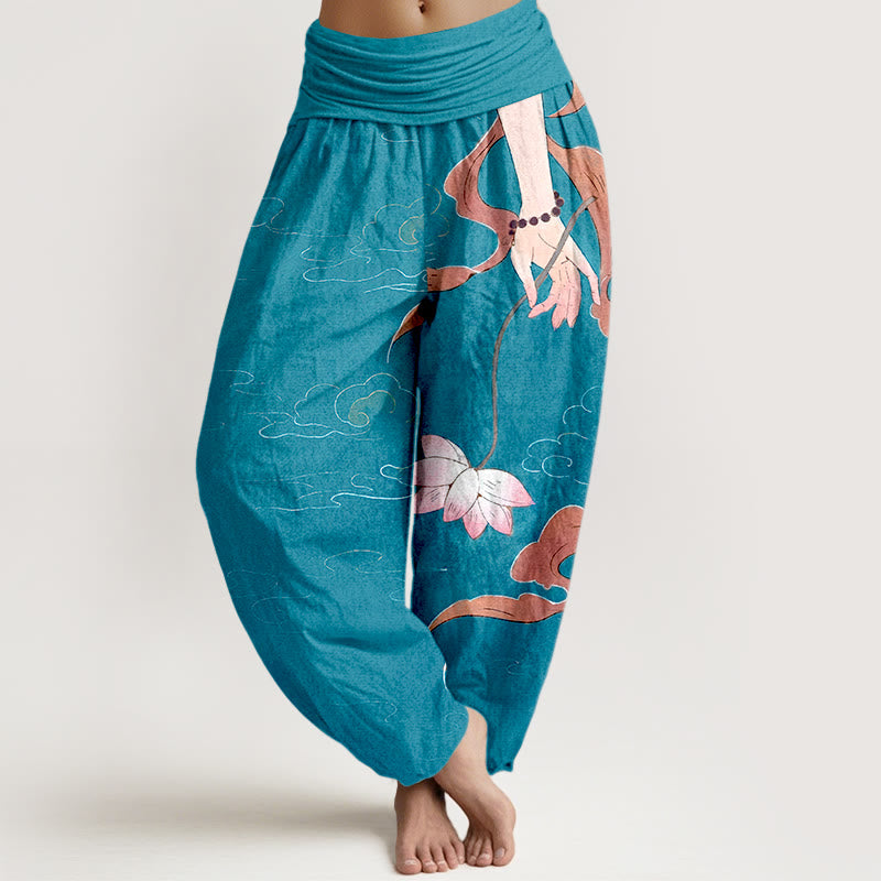 Pantaloni harem da donna con elastico in vita, motivo nuvole, con fiori di loto in puro cotone, Buddha Stones, nastri fluenti, rosari da indossare a mano - Blu cielo profondo - US16, UK/AU20, EU48 (3XL) - image 5