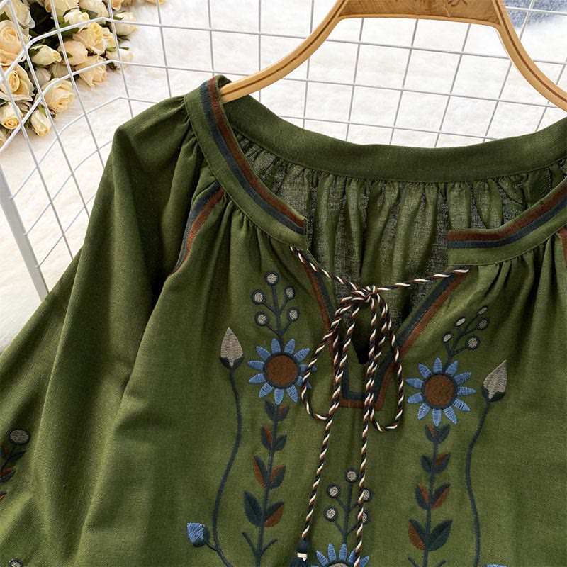 Maglietta casual da donna in cotone e lino con scollo rotondo e motivo a fiori e foglie con ricamo Buddha Stones  - image 4