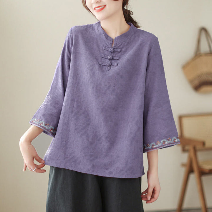 Camicia da donna in cotone con colletto rialzato, maniche a tre quarti ricamate, bottoni a rana in jacquard Buddha Stones - image 3