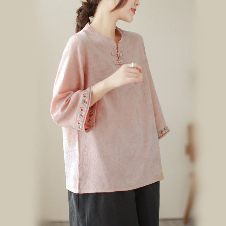 Camicia da donna in cotone con colletto rialzato, maniche a tre quarti ricamate, bottoni a rana in jacquard Buddha Stones - image 28