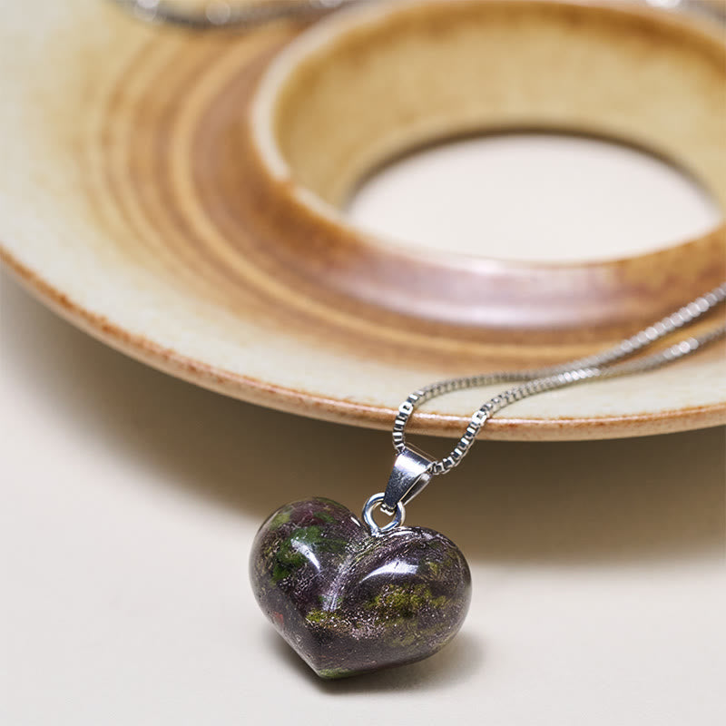 Collana con ciondolo a forma di cuore in Buddha Stones, ametista, topazio, cristallo rosa, opale, occhio di tigre, cristallo bianco, diaspro rosso, amazzonite, avventurina verde, ossidiana nera, citrino. - image 11
