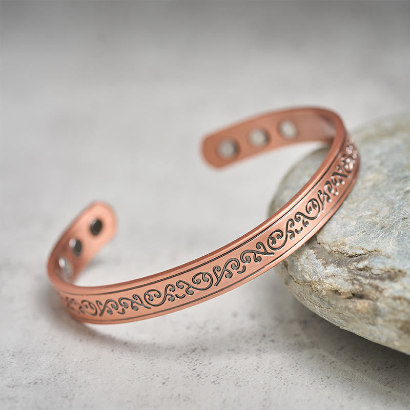 Buddha Stones Bracciale rigido aperto con motivo inciso in rame - image 2