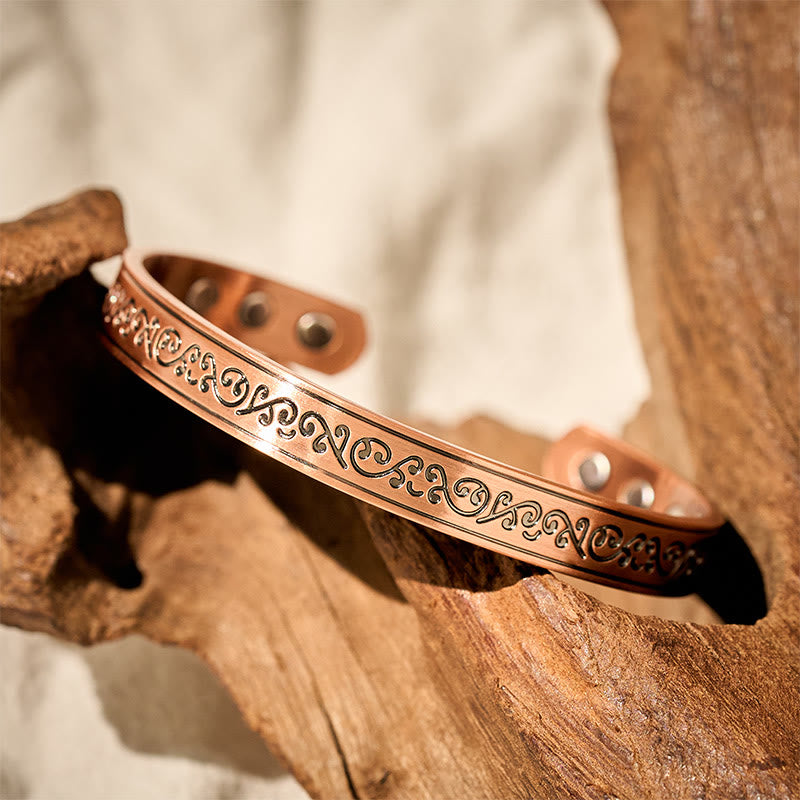 Buddha Stones Bracciale rigido aperto con motivo inciso in rame - image 1