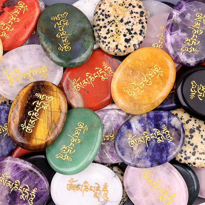 Buddha Stones Pietra da Palmo in Ametista e Occhio di Tigre con Incisione "Om Mani Padme Hum" – Decorazione in Cristallo (35 x 45 mm) - image 37