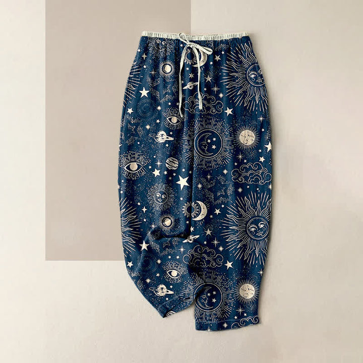Buddha Stones Pantaloni da donna in puro cotone con elastico in vita e tasche, fantasia celeste sole, luna e stelle. - Marina - US16, UK/AU20, EU48 (3XL) - image 0