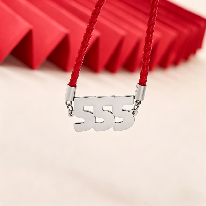 Buddha Stones Collana con ciondolo a forma di numeri angelici in acciaio al titanio con cordino regolabile e scritta "Fede". - 555 (Circonferenza del polso: 15-20 cm) - Corda rosso argento - image 14