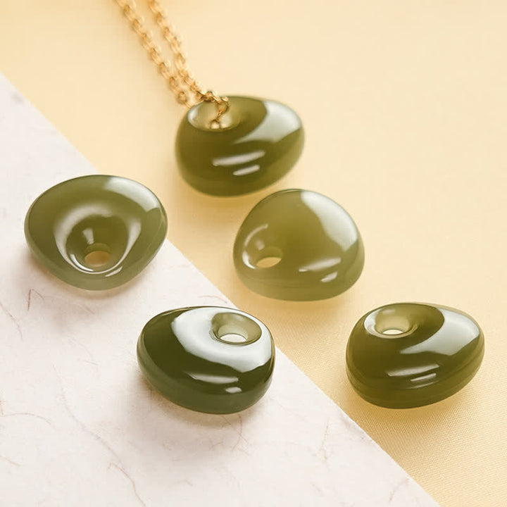 Buddha Stones Collana con mini ciondolo portafortuna a forma di lucchetto per bambini in giada - image 5