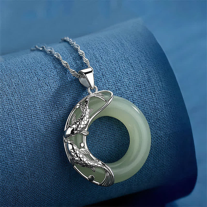 Buddha Stones Collana con ciondolo a forma di carpa koi in giada verde Hetian, portafortuna e fibbia circolare della pace. - image 1