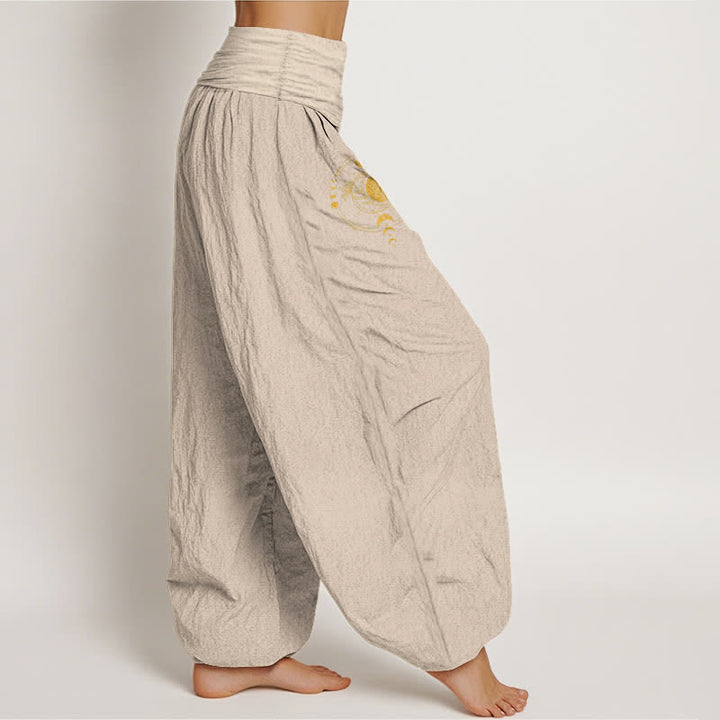 Buddha Stones Pantaloni harem da donna in puro cotone con motivo a fasi lunari dorate e vita elasticizzata. - image 15