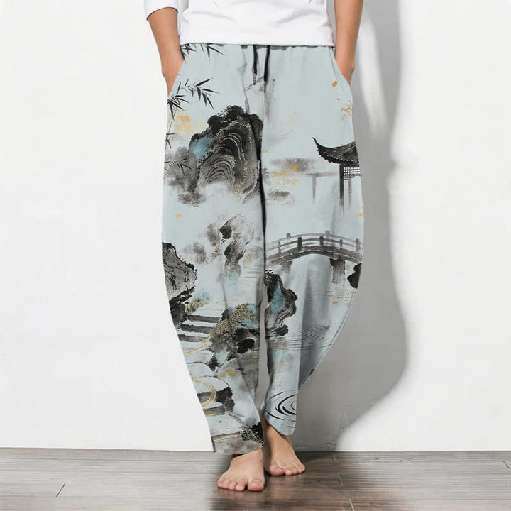 Buddha Stones Pantaloni da uomo affusolati con coulisse e tasche, in puro cotone, con stampa paesaggio e bambù. - Azzurro polvere - US/UK/AU50, EU60 (5XL) - image 7