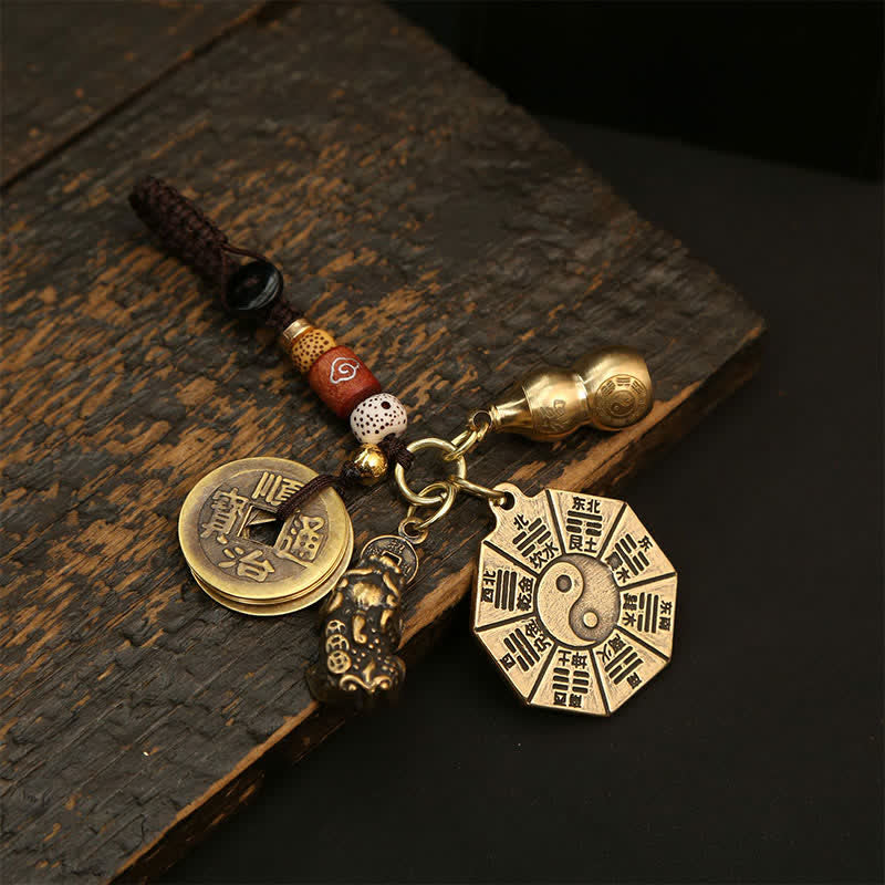 Buddha Stones Ciondolo vintage in ottone Bagua Pi Xiu con cinque monete imperiali, portachiavi di protezione Yin Yang - Bagua con zucca, cinque monete dell'imperatore e Pi Xiu - image 4