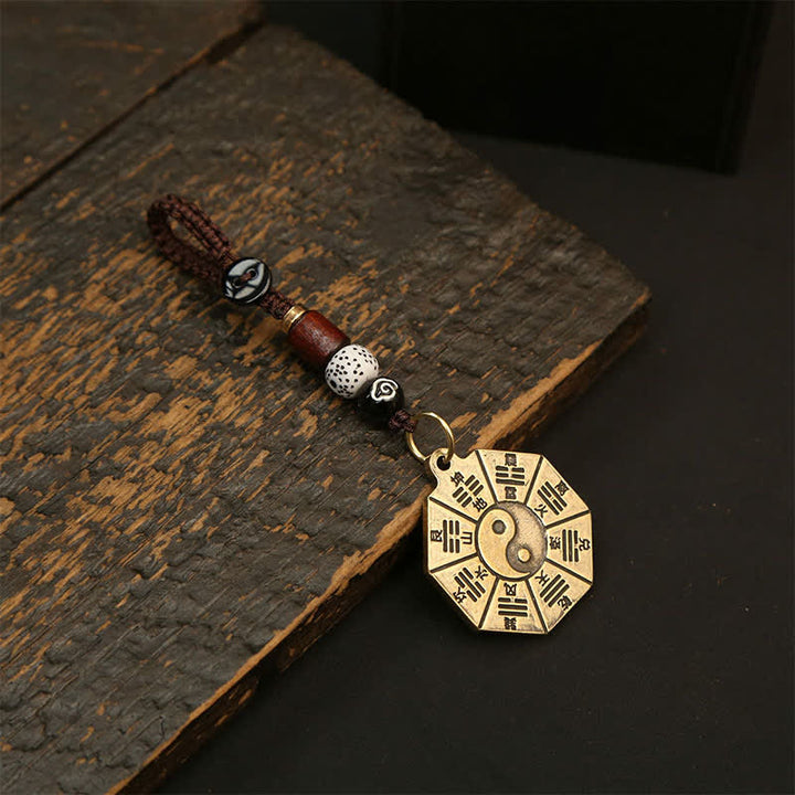 Buddha Stones Ciondolo vintage in ottone Bagua Pi Xiu con cinque monete imperiali, portachiavi di protezione Yin Yang - Targa di Bagua - image 1