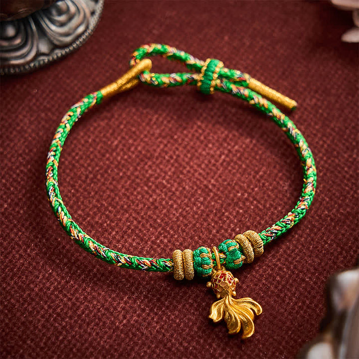 Buddha Stones Braccialetto portafortuna con carpa koi rossa intrecciato a mano e corda verde - Verde (Circonferenza del polso: 5,9-7,5 pollici / 15-19 cm) - image 0