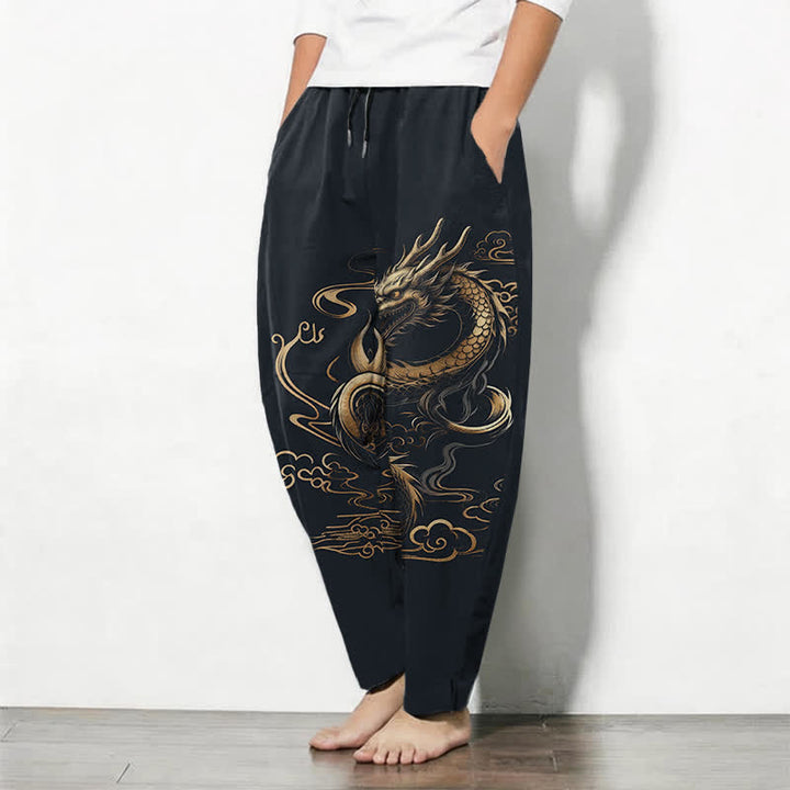 Buddha Stones Pantaloni da uomo affusolati con coulisse e tasche, in puro cotone, con motivo drago dorato e nuvole di buon auspicio. - image 8