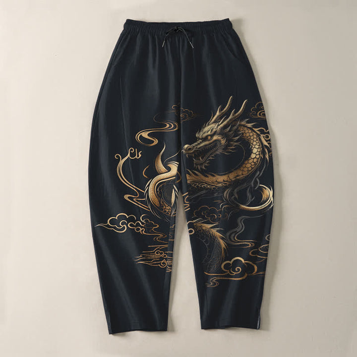 Buddha Stones Pantaloni da uomo affusolati con coulisse e tasche, in puro cotone, con motivo drago dorato e nuvole di buon auspicio. - image 9