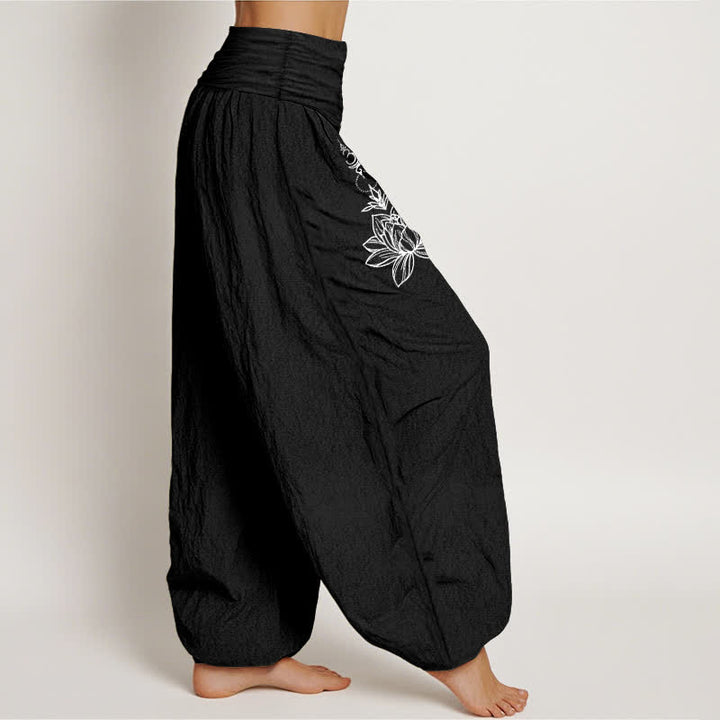 Buddha Stones Pantaloni harem da donna in puro cotone con motivo loto, luna e sole, con elastico in vita. - image 1
