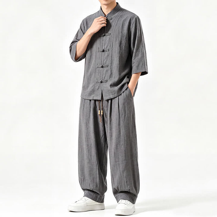 Buddha Stones Camicia da uomo a maniche a tre quarti, tinta unita, stile Tang, con bottoni a rana, per la meditazione primavera/estate, con tasca. - Grigio tenue - US/UK/AU46, EU56 (5XL) - image 0