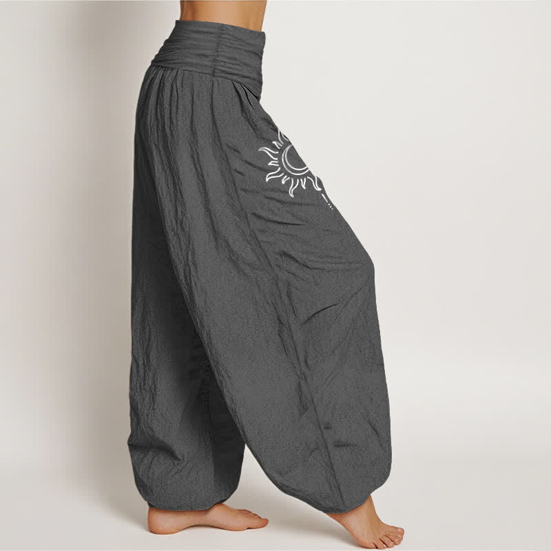 Buddha Stones Pantaloni harem da donna in puro cotone con fantasia luna e sole, vita elasticizzata. - image 1