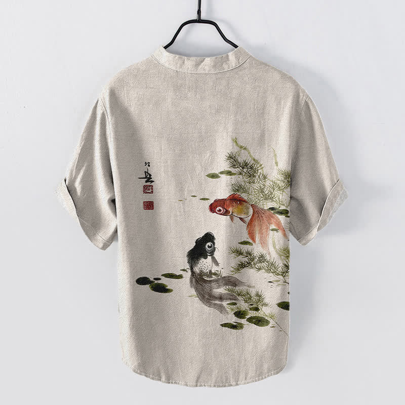 Buddha Stones Camicia da uomo a maniche corte con mezza abbottonatura e motivo a foglie di loto e carpe koi in cotone. - image 1