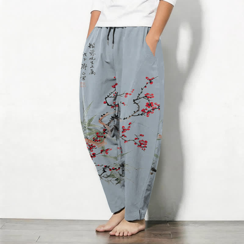 Buddha Stones Pantaloni da uomo affusolati con coulisse e tasche, in puro cotone, con stampa a fiori di prugno. - image 12
