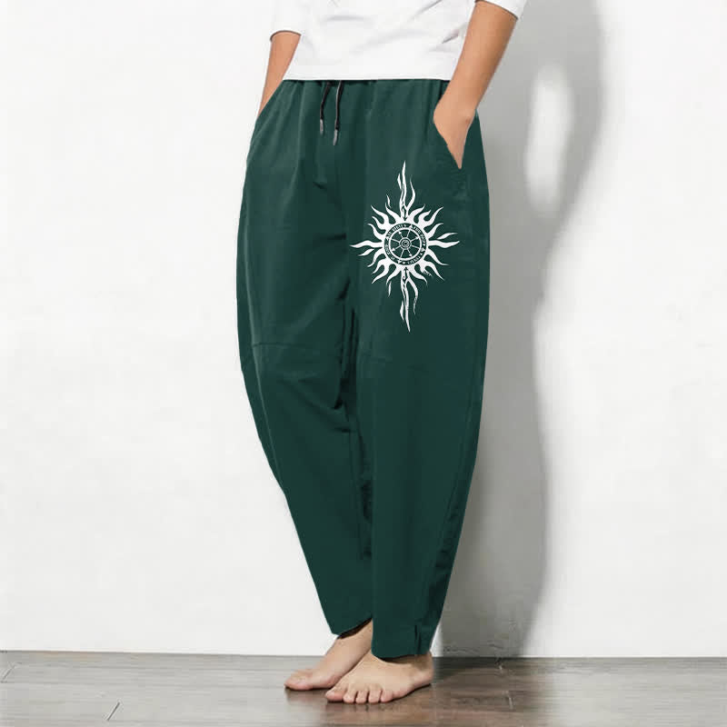 Buddha Stones Pantaloni da uomo affusolati in puro cotone con motivo tribale a sole e coulisse, con tasche. - image 12