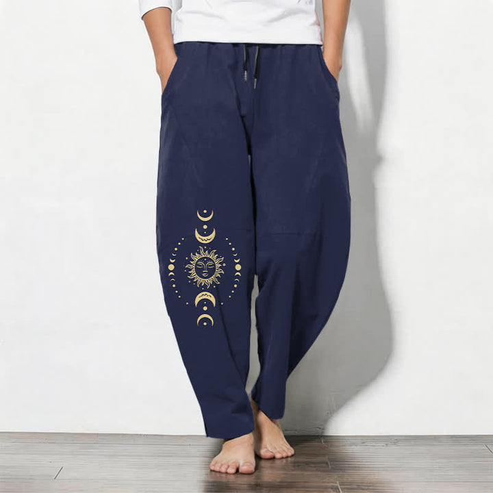 Buddha Stones Pantaloni da uomo affusolati in puro cotone con motivo celeste sole e luna e coulisse, con tasche. - Marina - US/UK/AU50, EU60 (5XL) - image 7