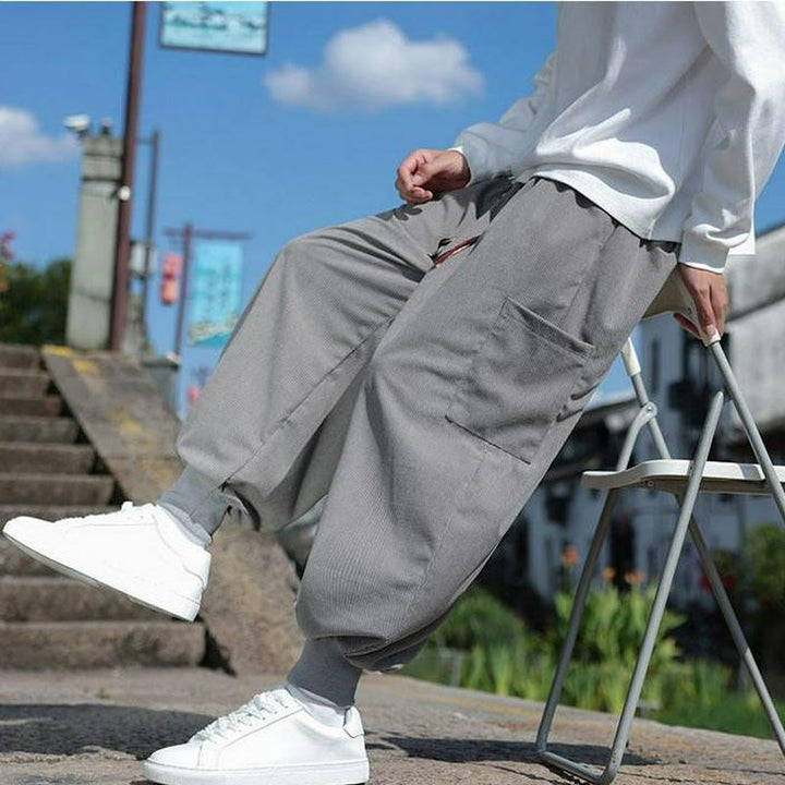 Buddha Stones Pantaloni casual autunno/inverno con coulisse e tasche applicate, pantaloni alla caviglia da uomo affusolati con tasca - Grigio chiaro - US/UK/AU46, EU56 (5XL) - image 18