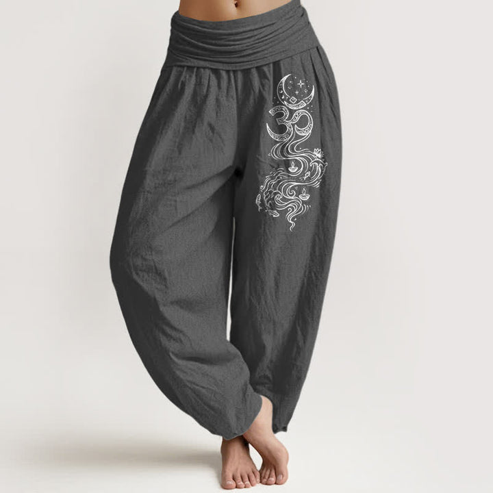 Buddha Stones Pantaloni harem da donna in puro cotone con motivo Om della Luna Sacra e elastico in vita. - Grigio tenue - US16, UK/AU20, EU48 (3XL) - image 0