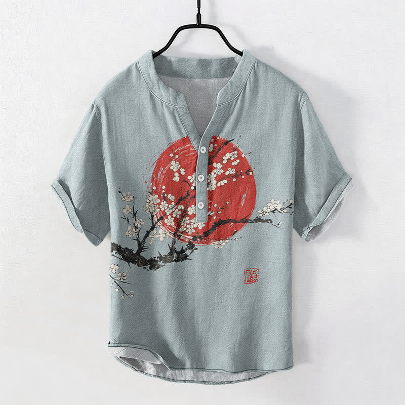 Buddha Stones Camicia da uomo a maniche corte con mezza abbottonatura, stampa a fiori di pruno e sole, in cotone e inchiostro. - Azzurro chiaro - US/UK/AU50, EU60 (5XL) - image 5